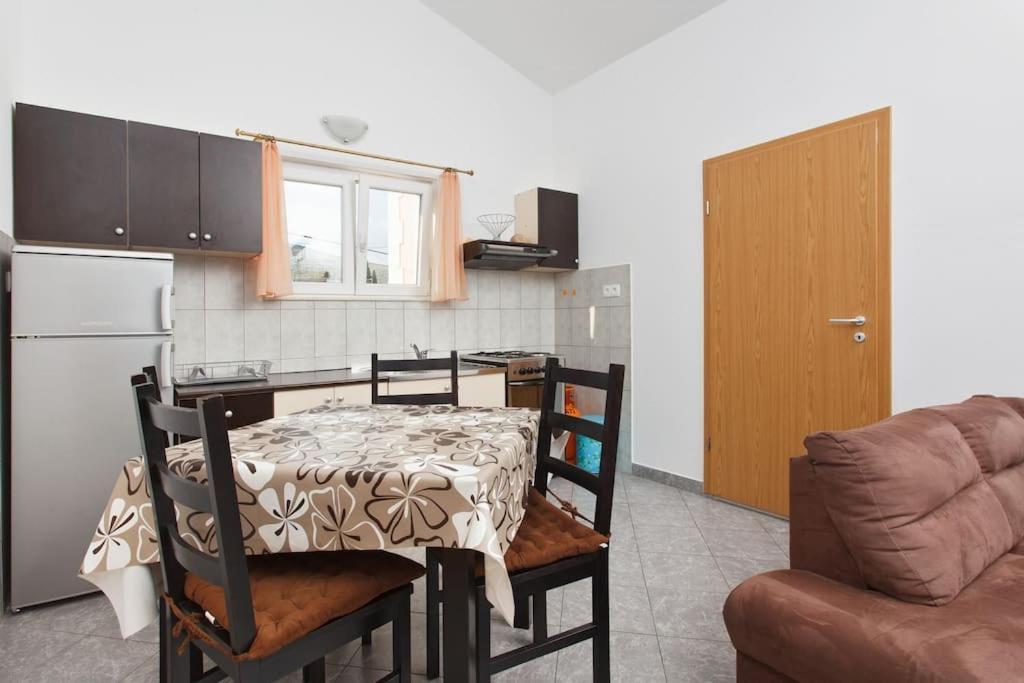 Apartments Mani Трогир Экстерьер фото