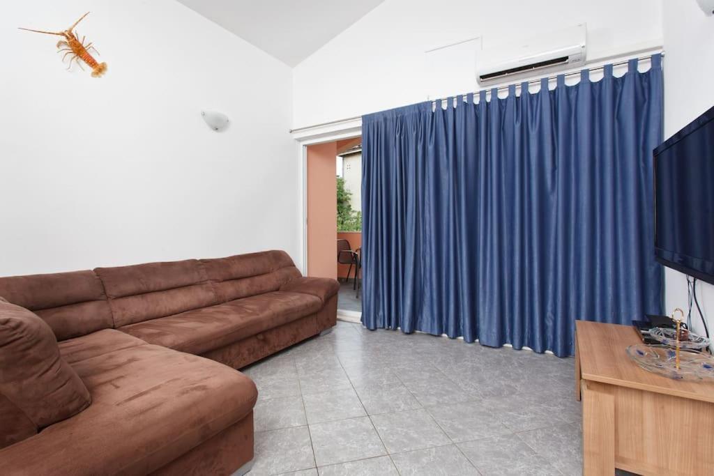 Apartments Mani Трогир Экстерьер фото